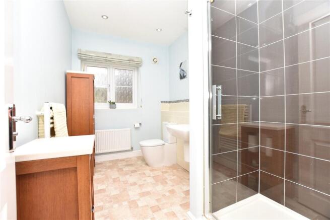 6 bed Detached for sale Image 11