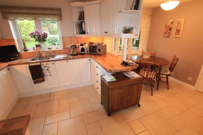 Kitchen / Breakfast Room