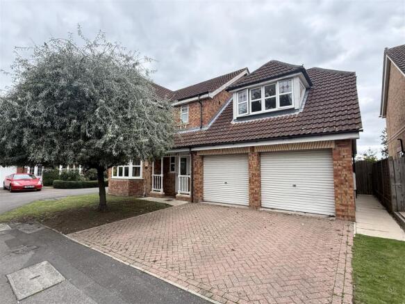 4 bed Detached for sale Image 7