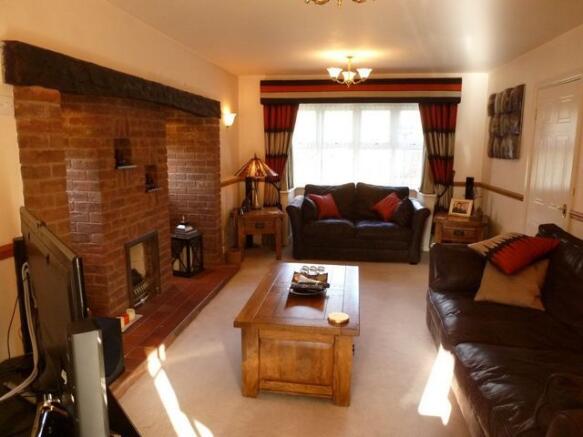Lounge to front