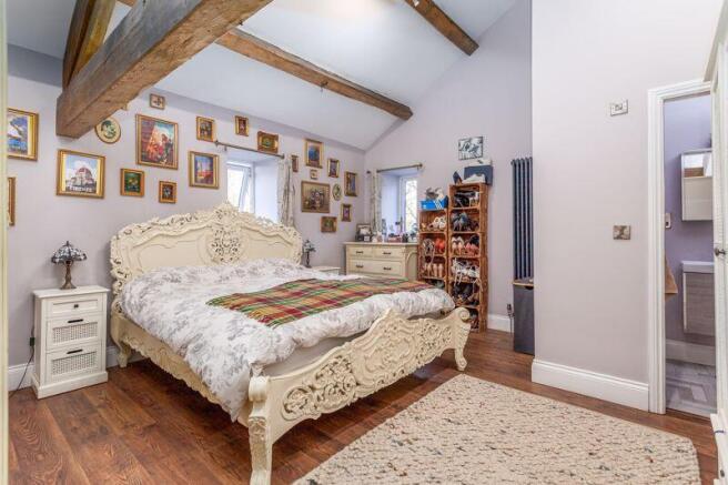 4 bed Barn Conversion for sale Image 11