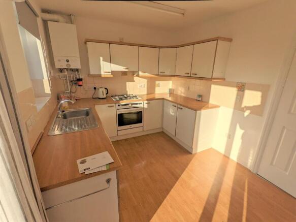 Kitchen (2).jpg