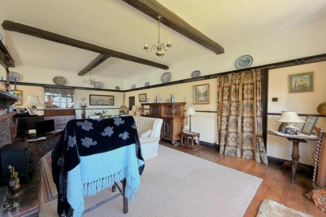 4 bed Detached for sale Image 8