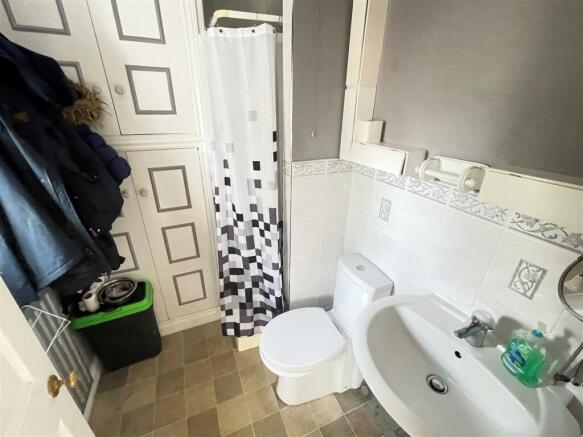 GROUND FLOOR SHOWER ROOM