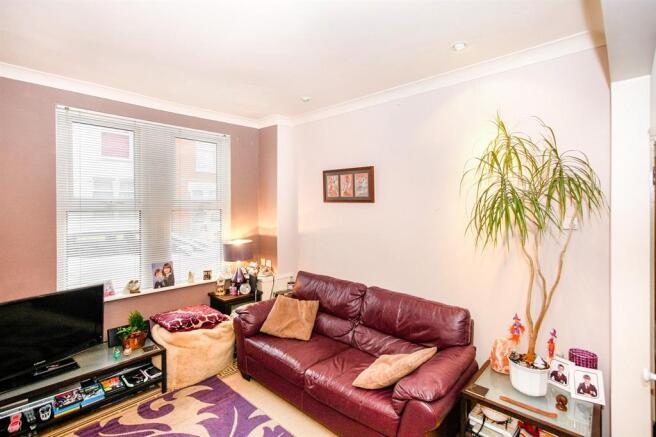 Lounge/ Dining Area