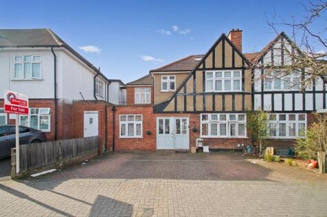 Churchill Avenue, Harrow
