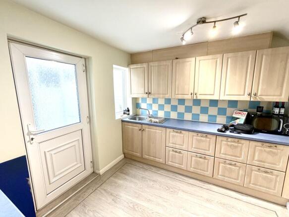 3 bed Semi-Detached for sale Image 5