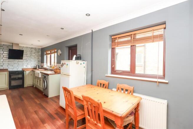 2 bed Detached Bungalow for sale Image 11