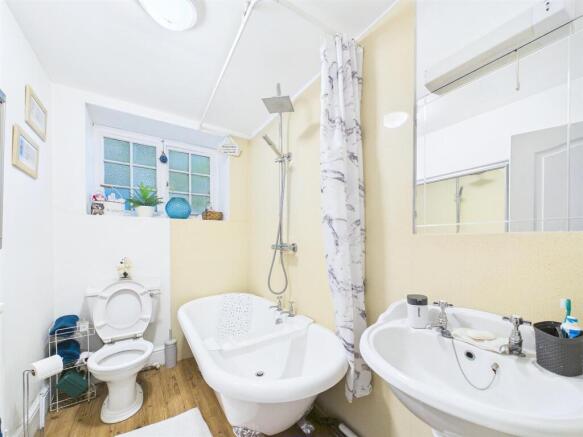 2 bed Terraced for sale Image 9