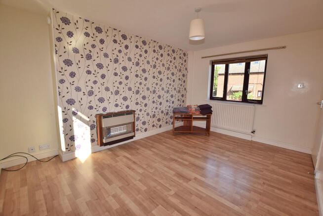 2 bed Semi-Detached for sale Image 4
