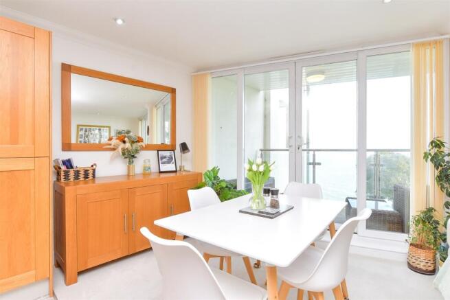 Kitchen/ Living Room