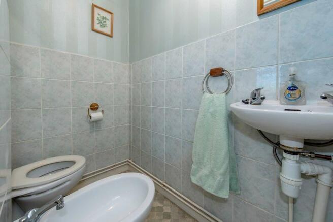 En suite cloakroom