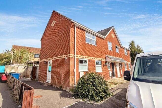 18 Solomon Way, Hamworthy, BH15 4RB