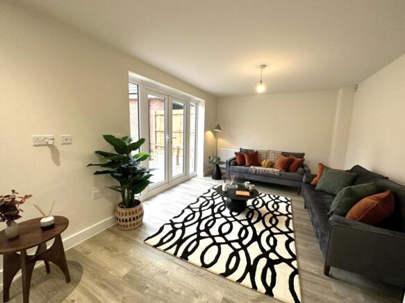 121 Harvest Road,
Market Harborough,
Leicestershire,
LE16 7BX photo 4
