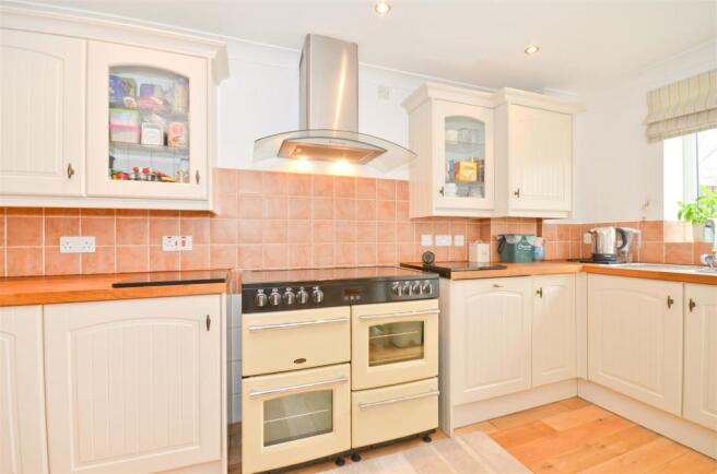 Kitchen.JPG