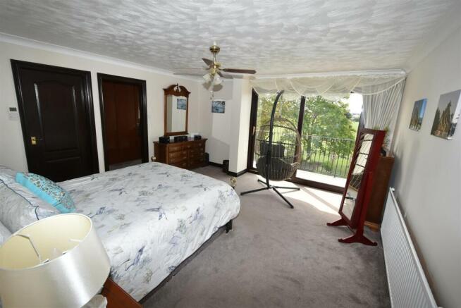 Main Bedroom Suite