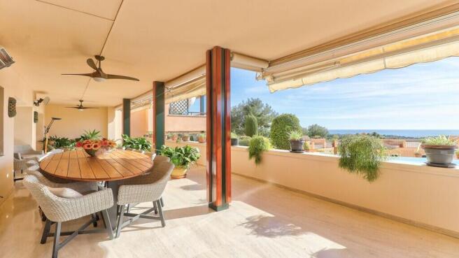 Terrace onto pool 1