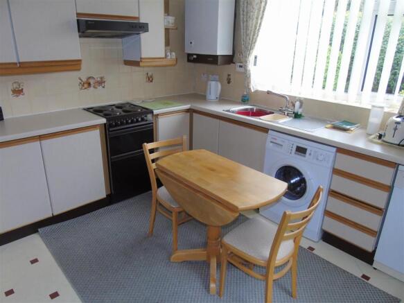 Kitchen1.JPG