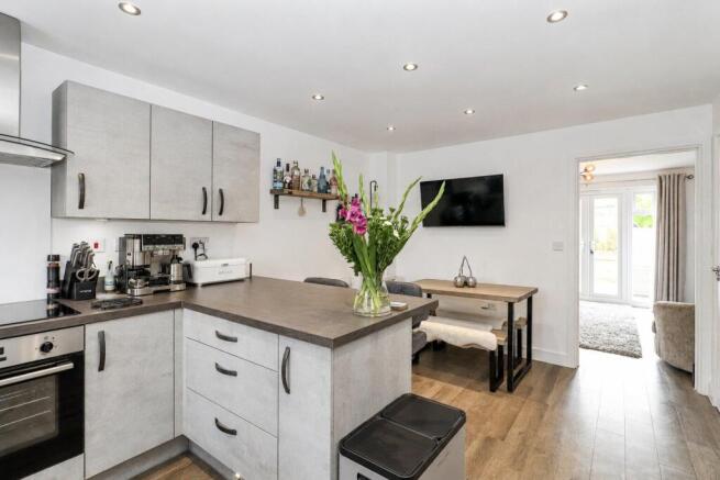 3 bed Semi-Detached for sale Image 4