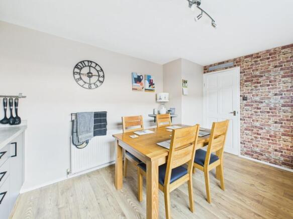 3 bed House for sale Image 6