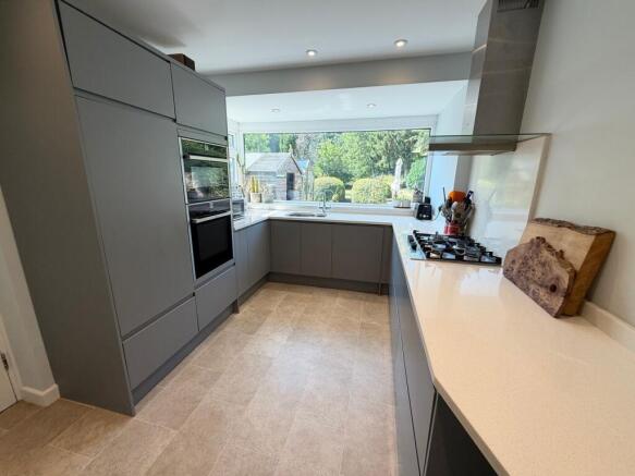 3 bed Detached for sale Image 10