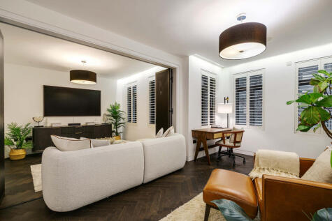 Bedfordbury, Covent Garden WC2