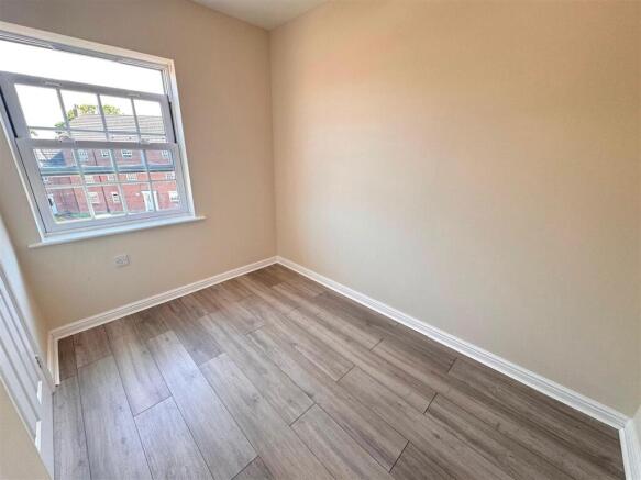 2 bed House to rent Image 7