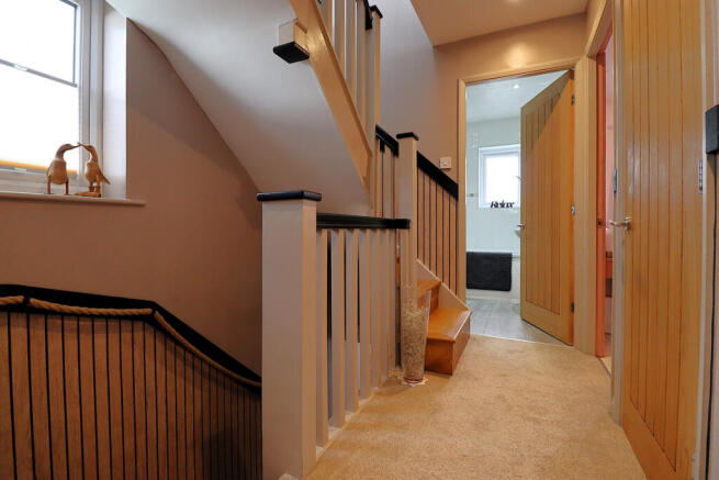 4 bed Semi-Detached for sale Image 12