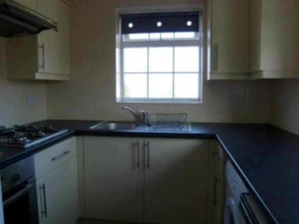2 bed Apartment to rent Image 6