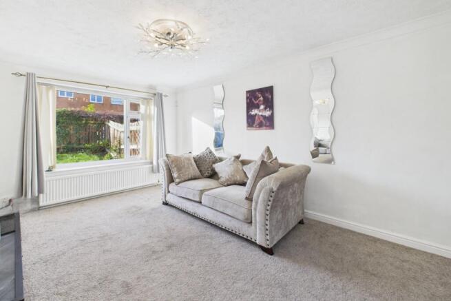 3 bed Semi-Detached to rent Image 5