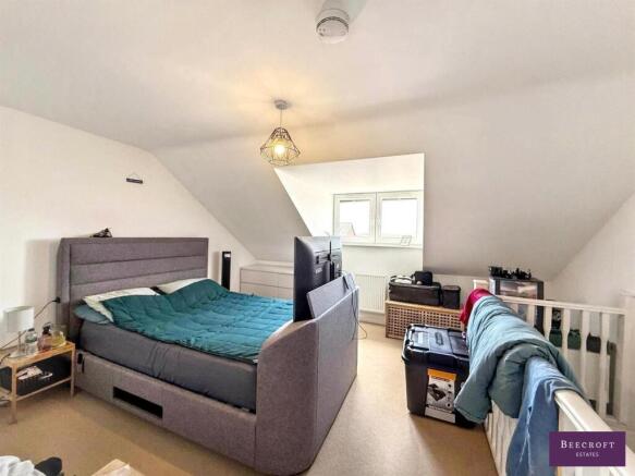 3 bed Town House for sale Image 8