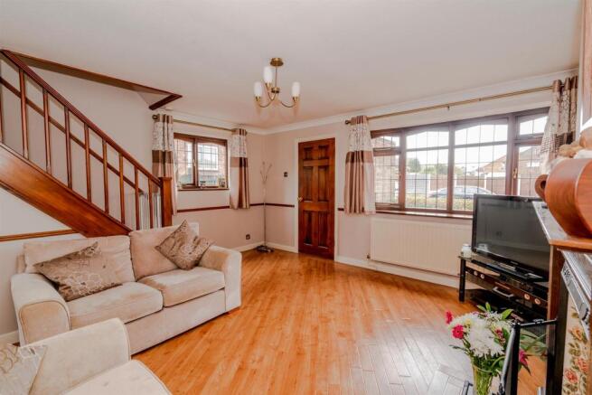 Parkview Crescent, Walsall, WS28TY-3.jpg