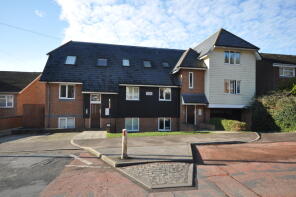 Flat 2, 192 Park Hill House, Beacon Road, Chatham ME5 7BX