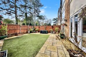 2, 18 Boston Lodge, Marlborough Road, Bournemouth BH4 8DQ