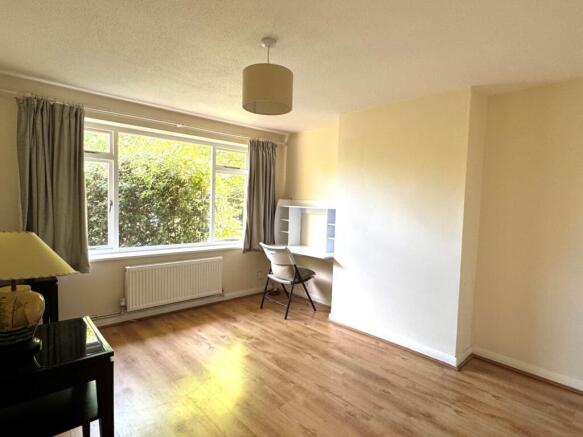 54 Nobles Way - Lge