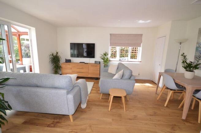 Living/Dining Area