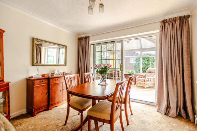 4 bed Detached for sale Image 4