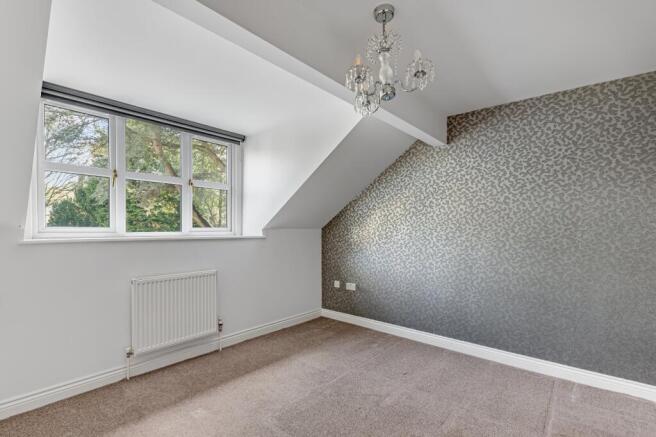 3 bed Terraced for sale Image 12