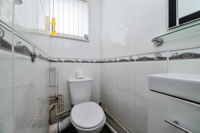 4 bed Terraced for sale Image 9