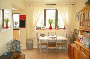 breakfast room