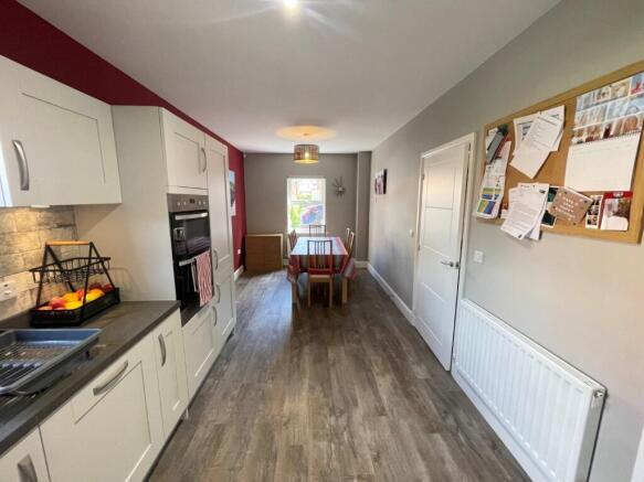 4 bed Detached for sale Image 5