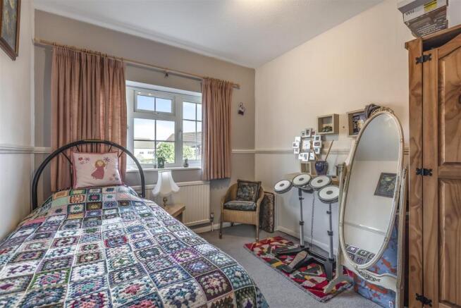 Bed 4.jpg