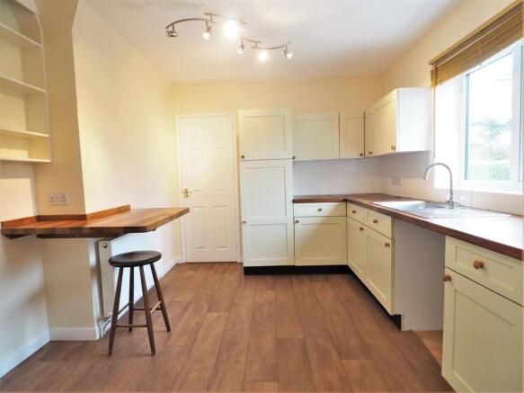 Spacious Breakfast Kitchen 458