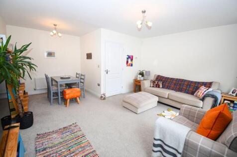 Lark Hill, Astley, M29