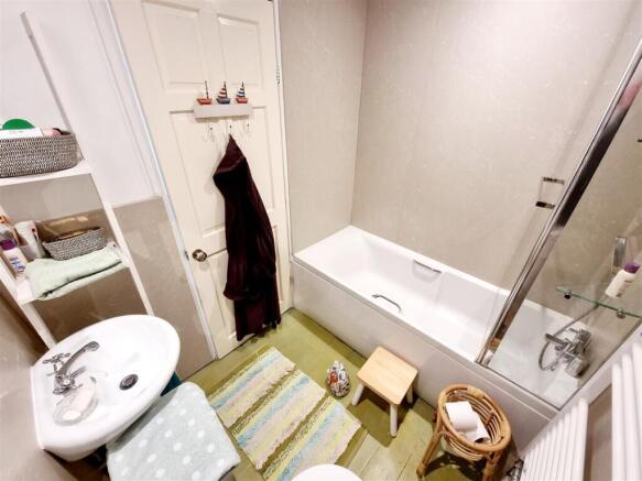 Bathroom.jpg