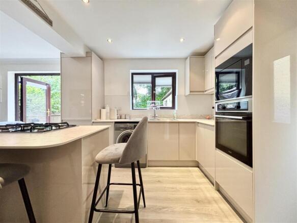 3 bed Detached for sale Image 7