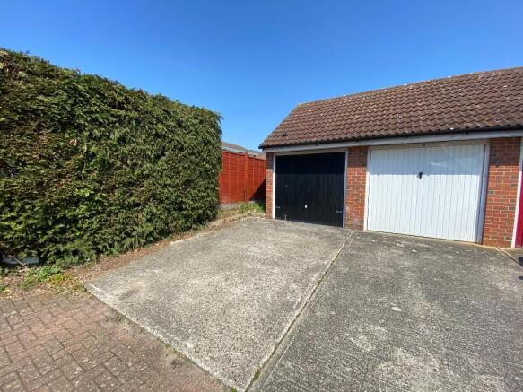Garage & Parking