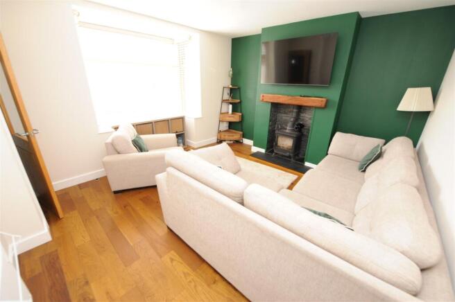 4 bed Semi-Detached for sale Image 4