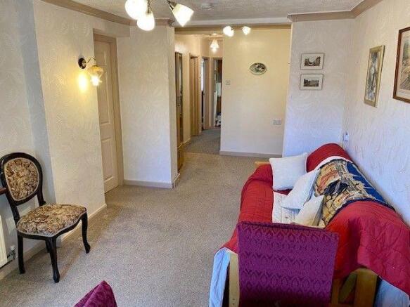 DINING/SITTING ROOM