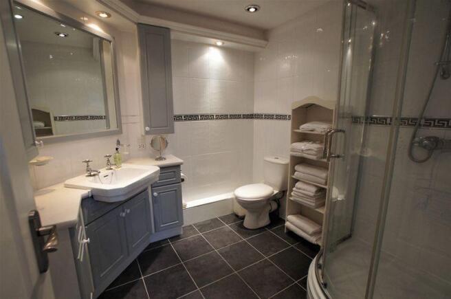 Master  En-Suite